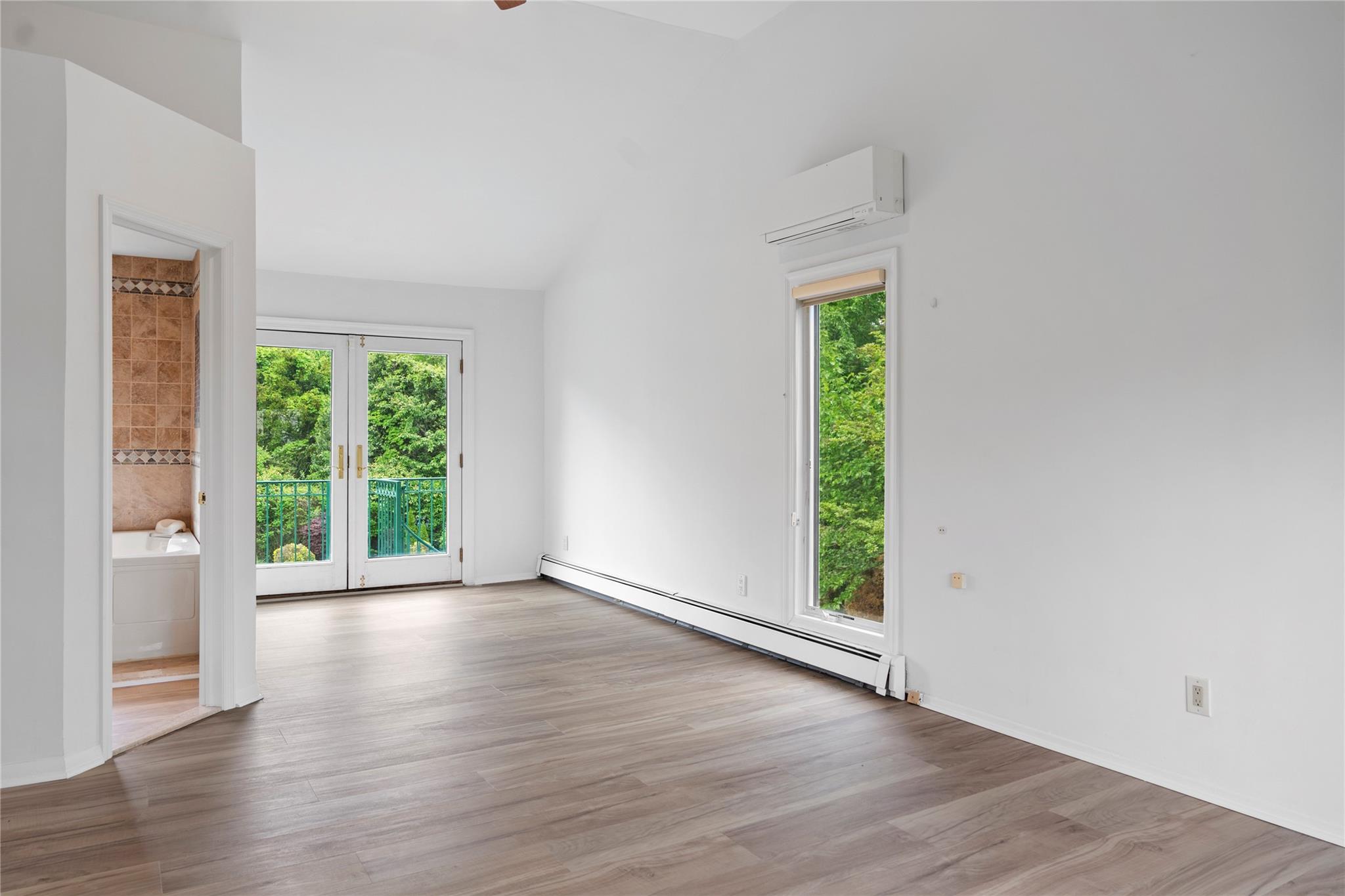 16 Eastland Drive, Glen Cove, NY 11542