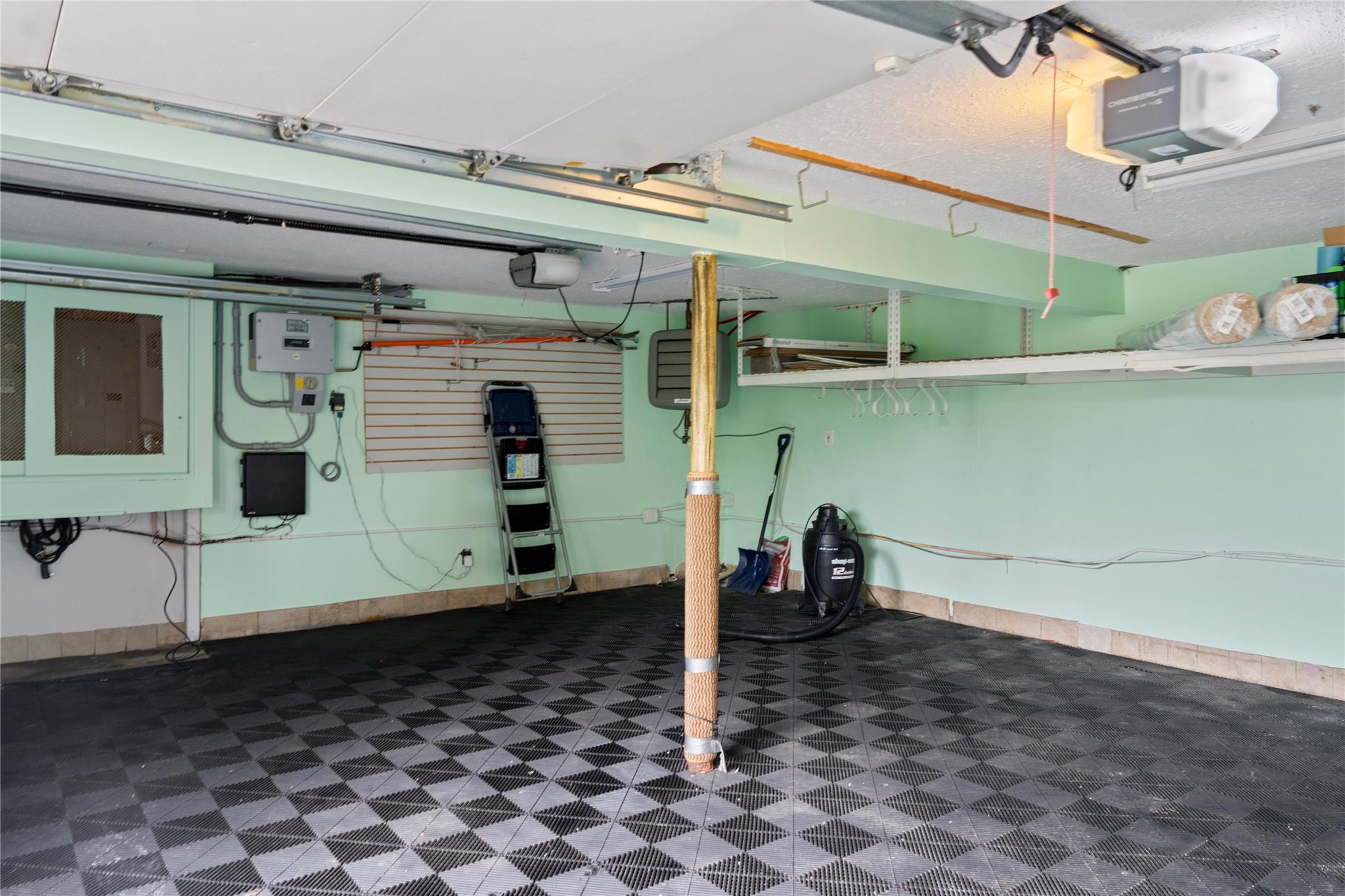 16 Eastland Drive, Glen Cove, NY 11542