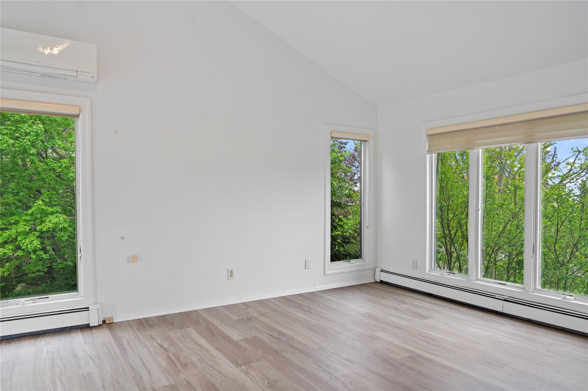 16 Eastland Drive, Glen Cove, NY 11542