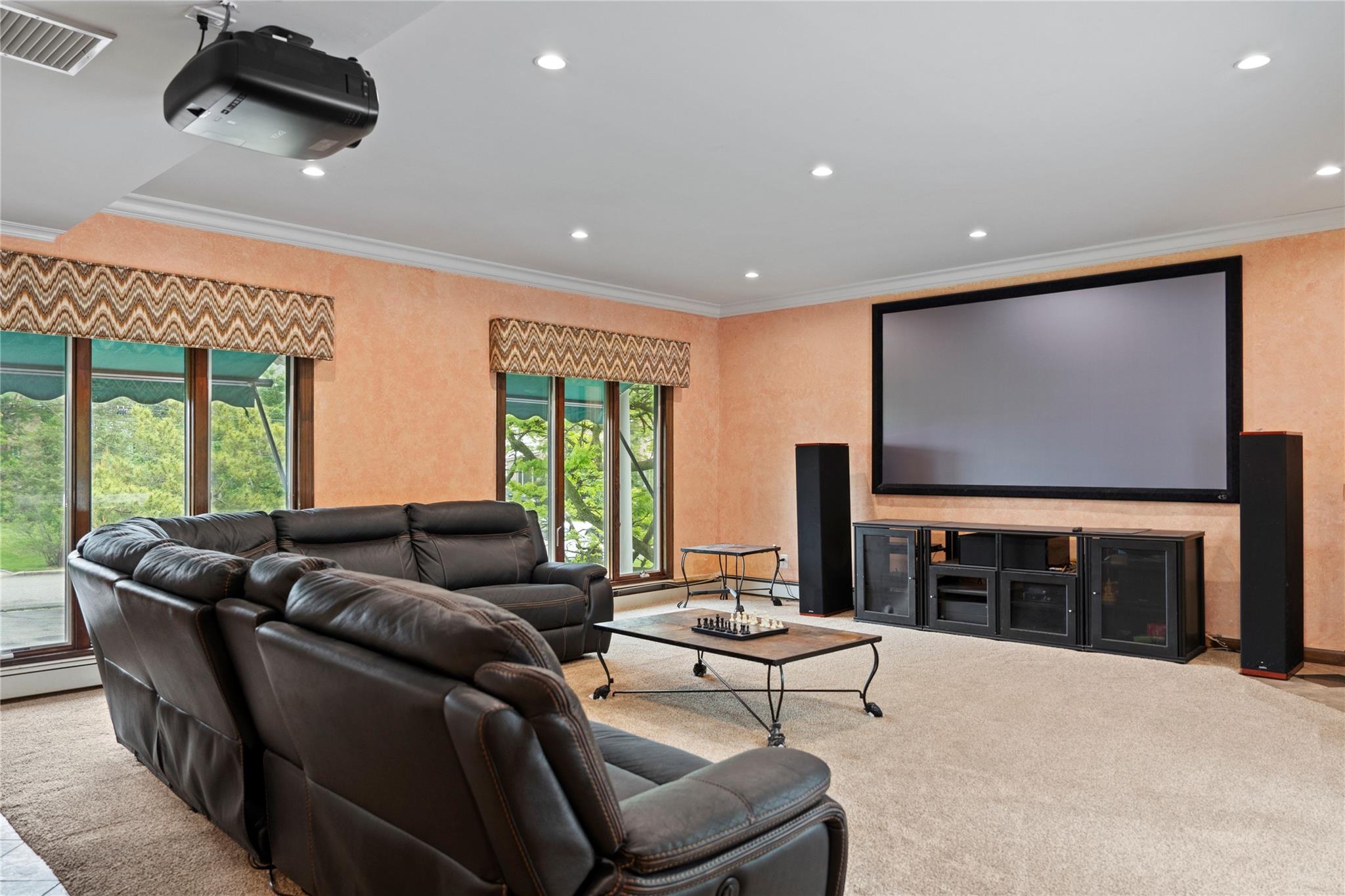 16 Eastland Drive, Glen Cove, NY 11542