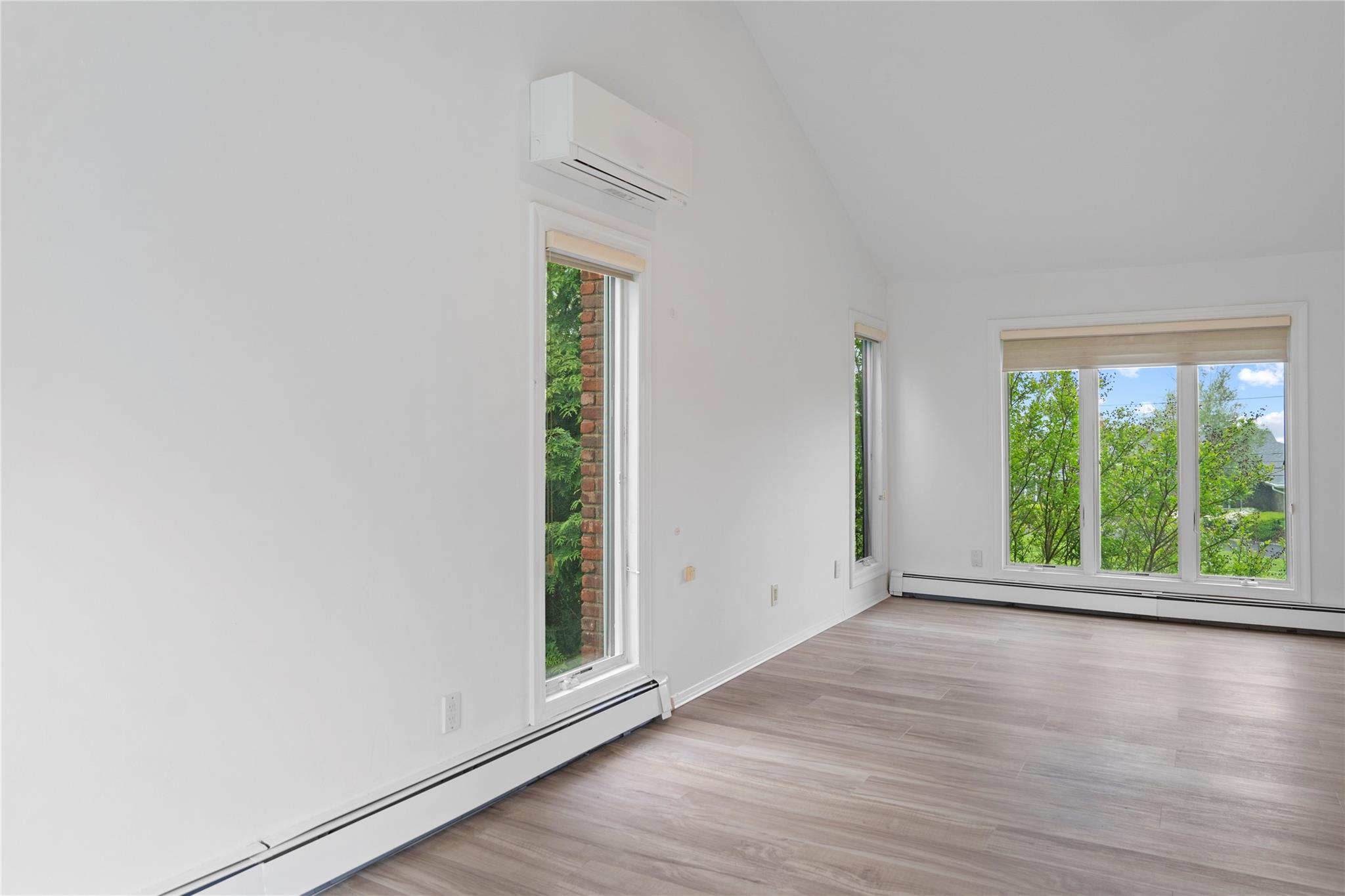 16 Eastland Drive, Glen Cove, NY 11542