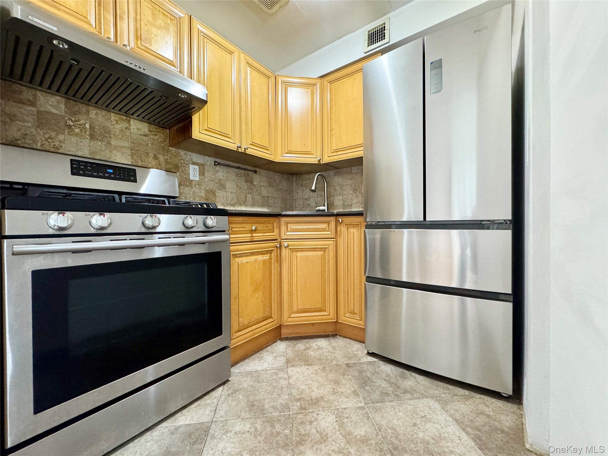 103-02 42nd Ave # 4D, Corona, NY 11368