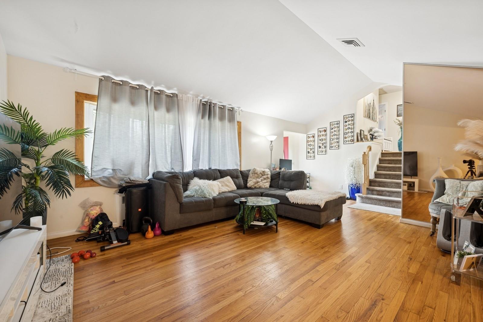 345 E Park Avenue, Long Beach, NY 11561