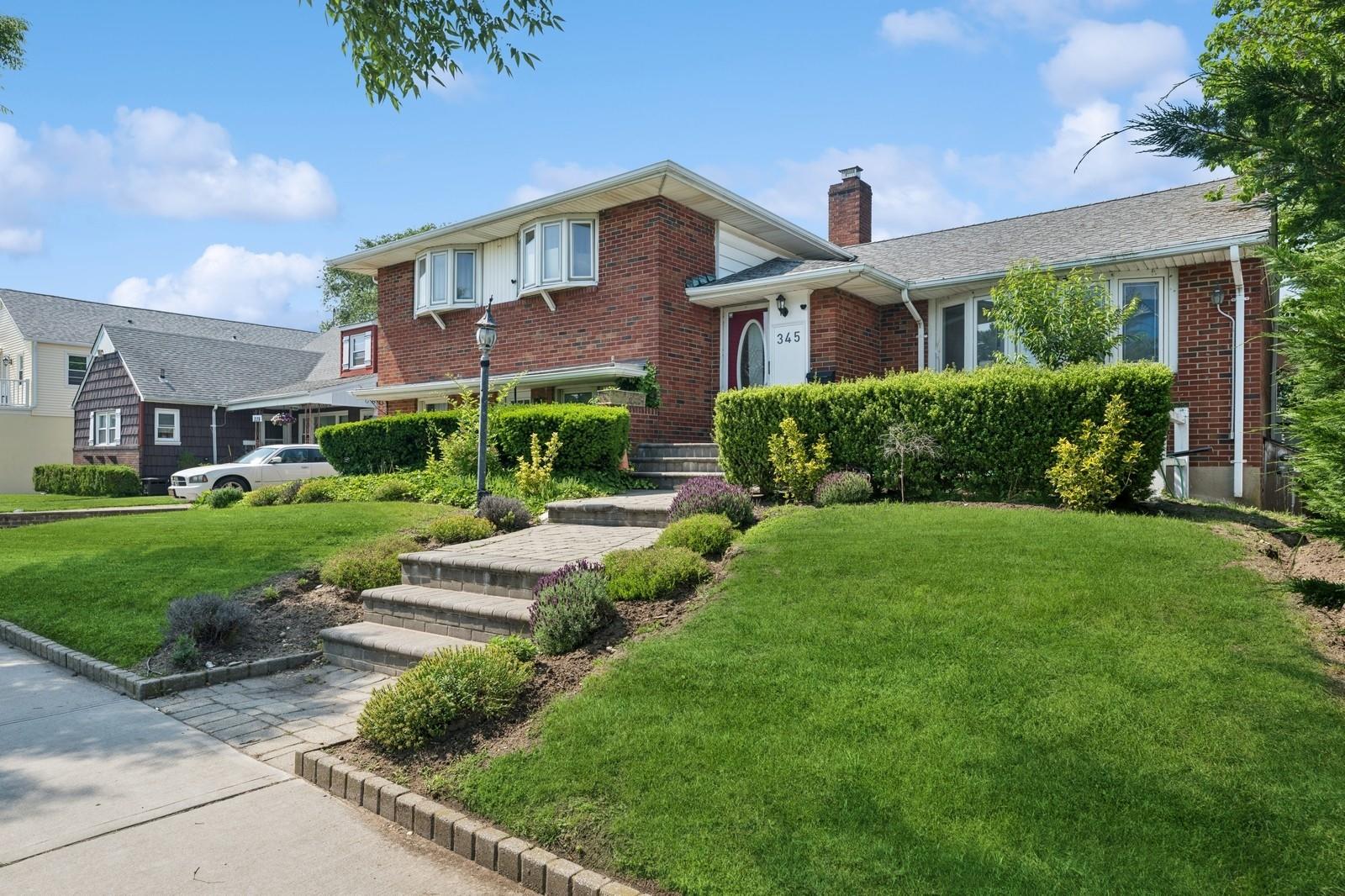 345 E Park Avenue, Long Beach, NY 11561