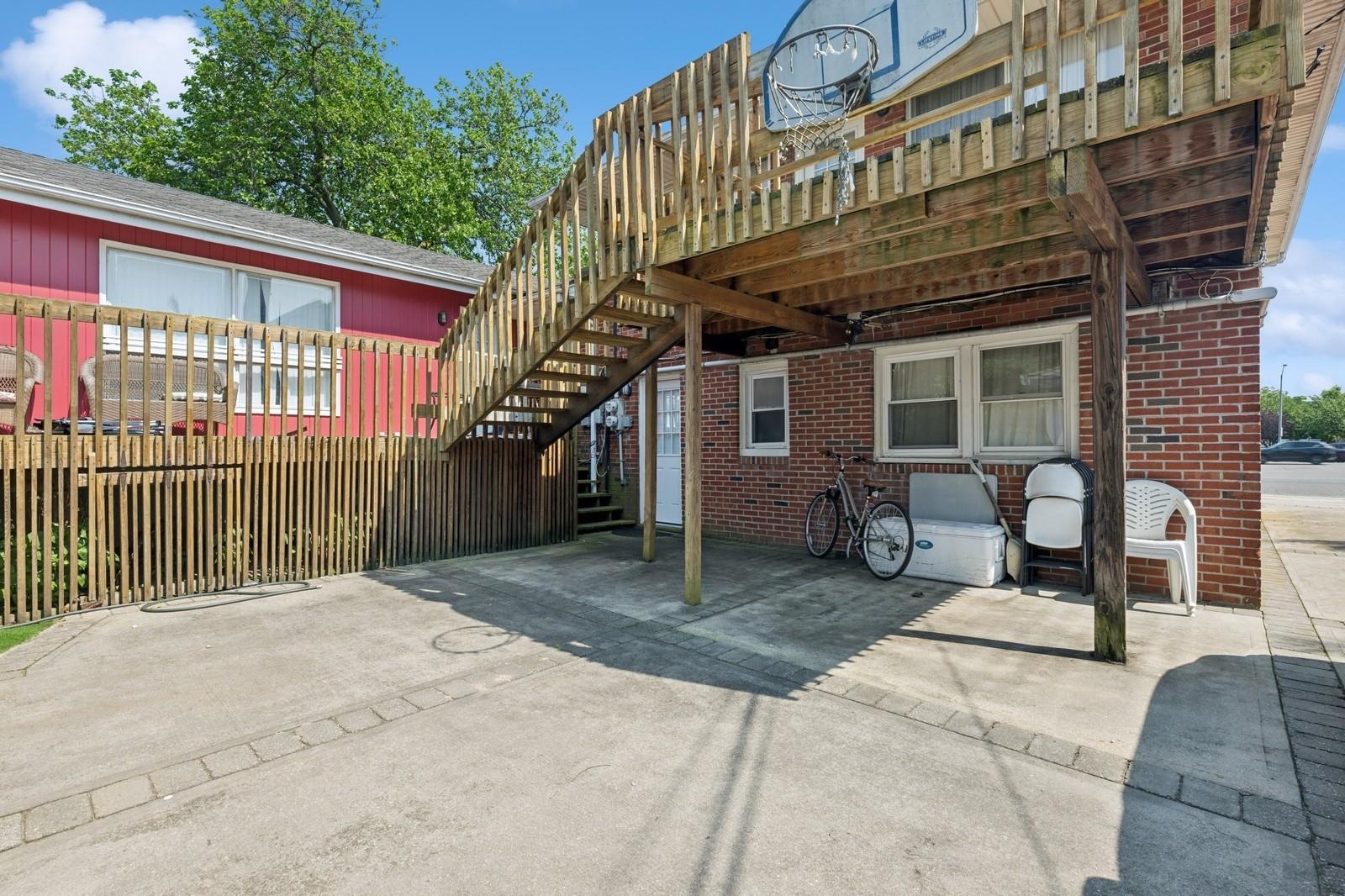 345 E Park Avenue, Long Beach, NY 11561