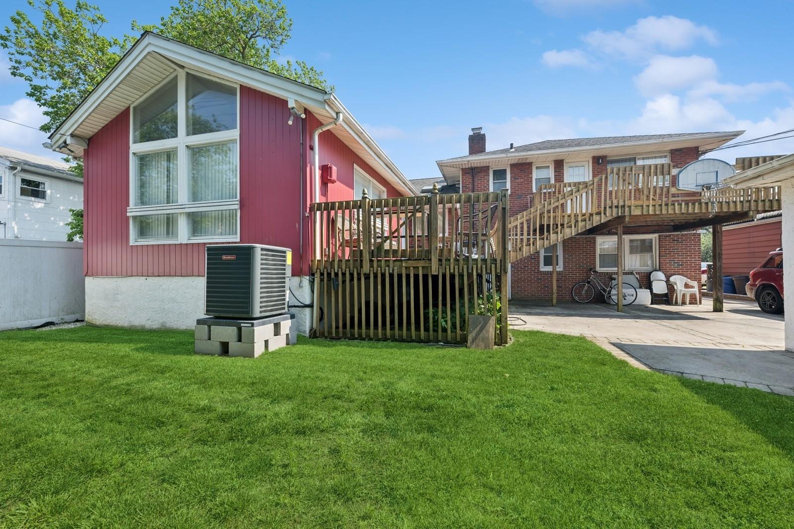 345 E Park Avenue, Long Beach, NY 11561