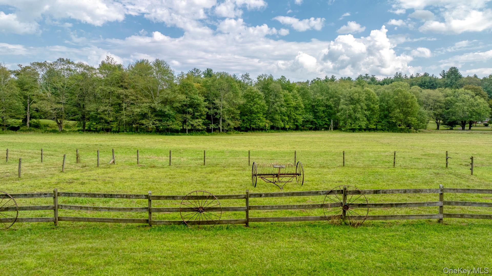 18 Jomar Lane, Olivebridge, NY 12461