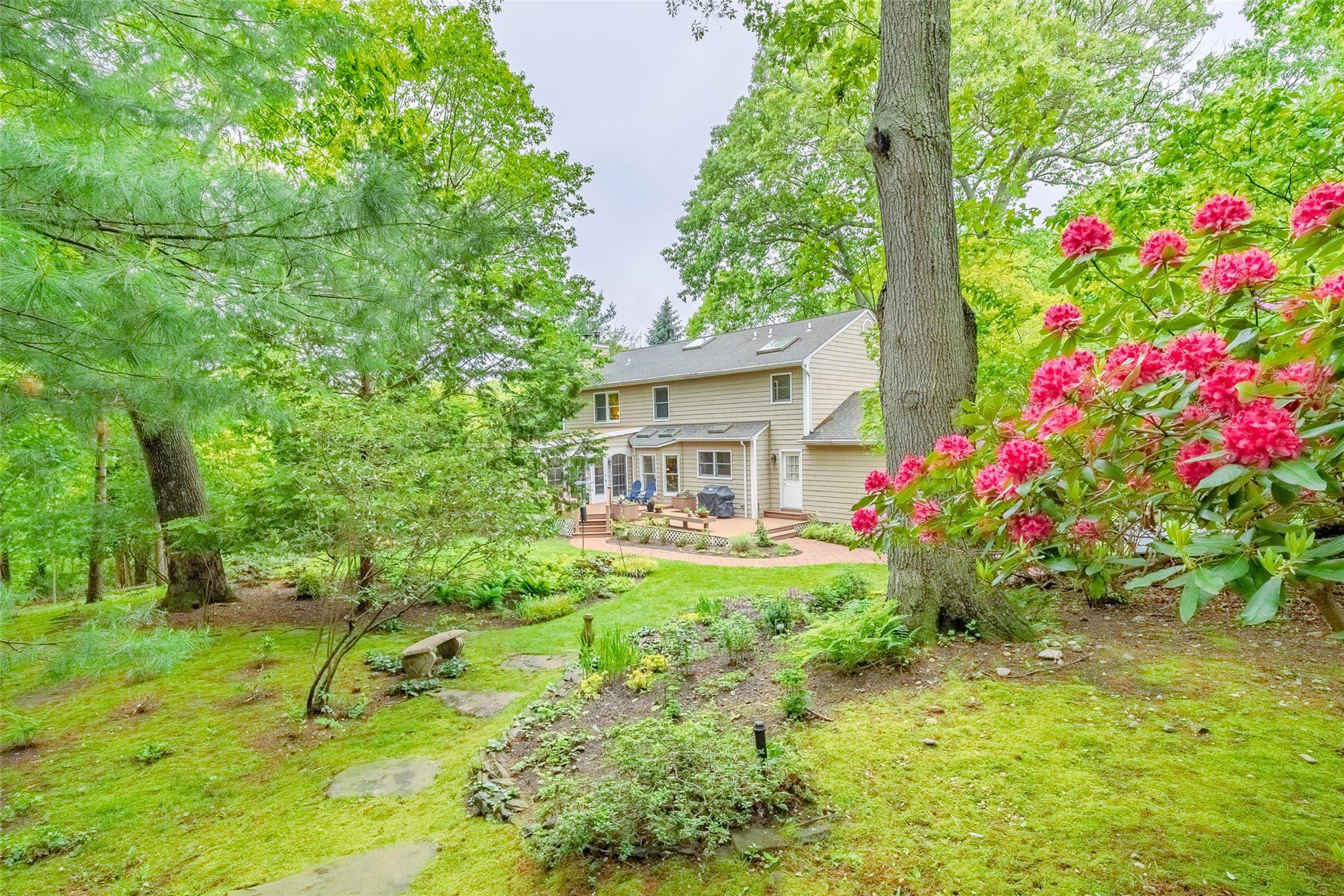 12 Nadworny Lane, Stony Brook, NY 11790