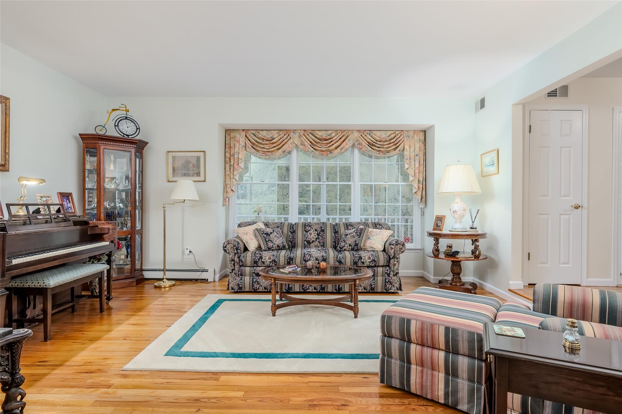 12 Nadworny Lane, Stony Brook, NY 11790