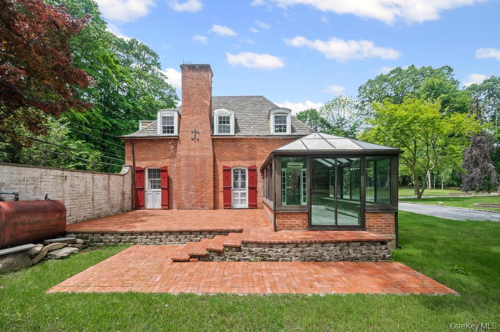 22 Brookville Road, Muttontown, NY 11545