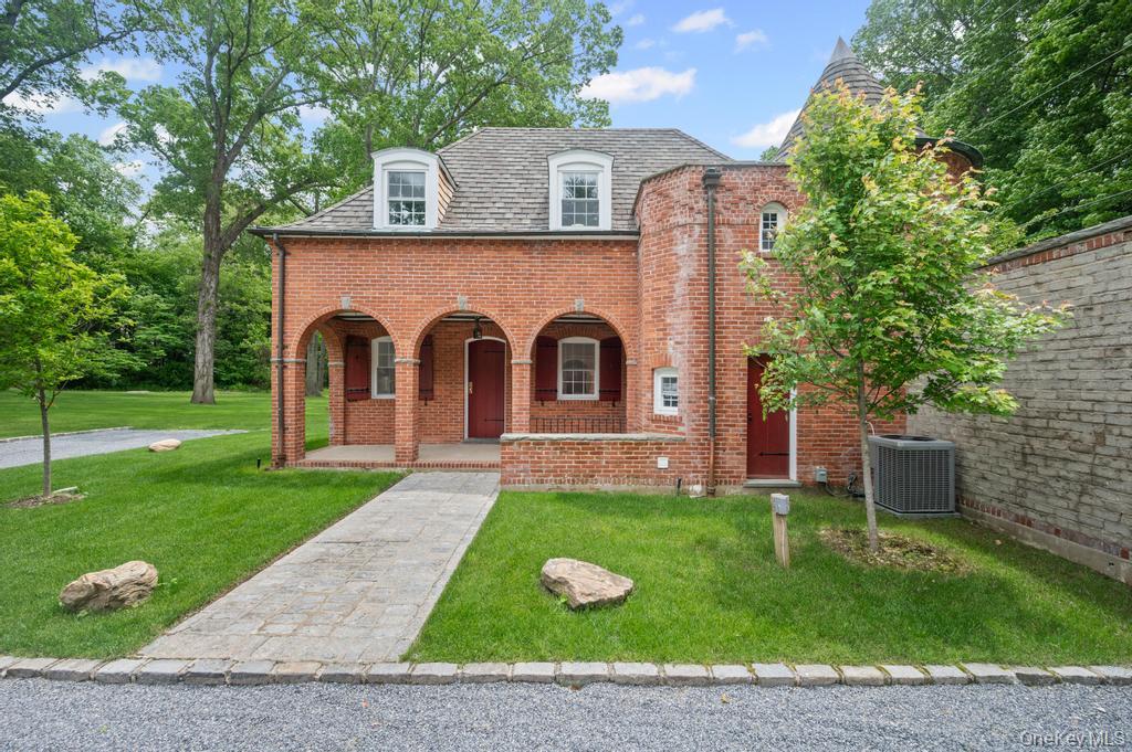 22 Brookville Road, Muttontown, NY 11545