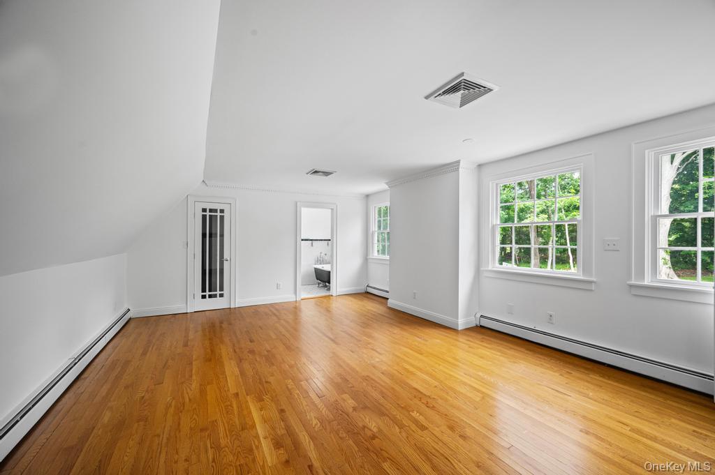 22 Brookville Road, Muttontown, NY 11545