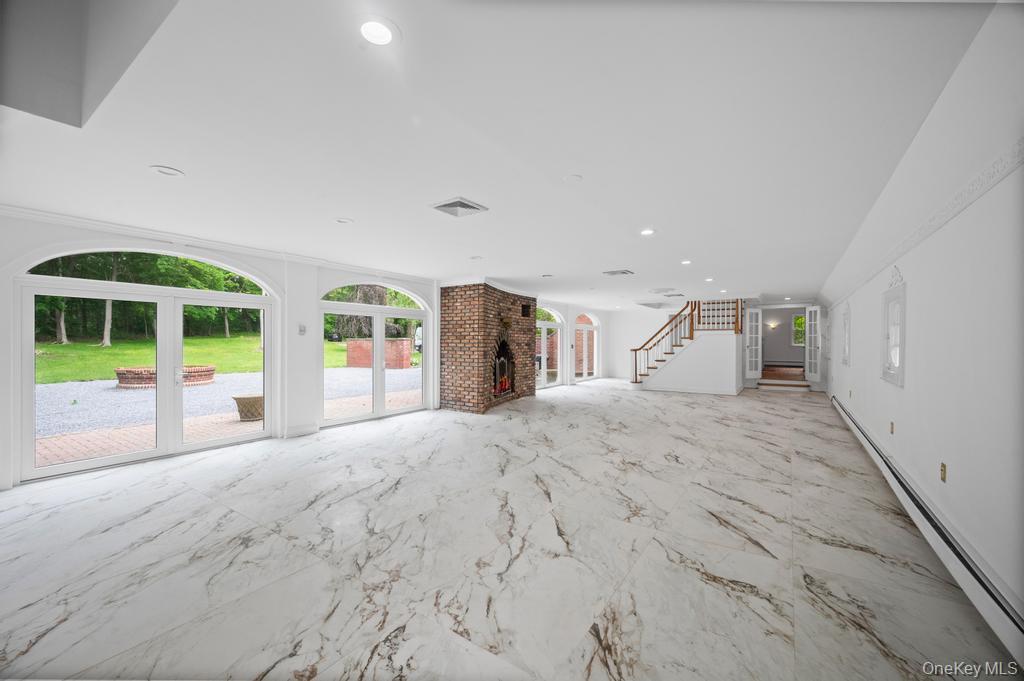 22 Brookville Road, Muttontown, NY 11545