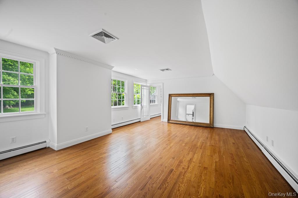 22 Brookville Road, Muttontown, NY 11545