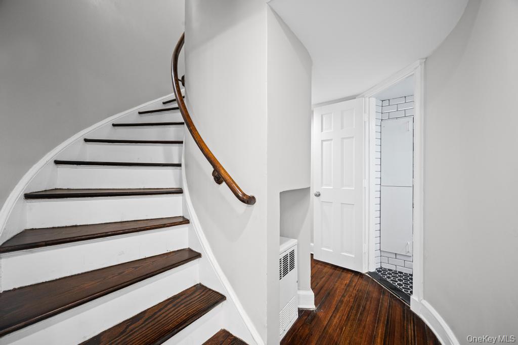 22 Brookville Road, Muttontown, NY 11545