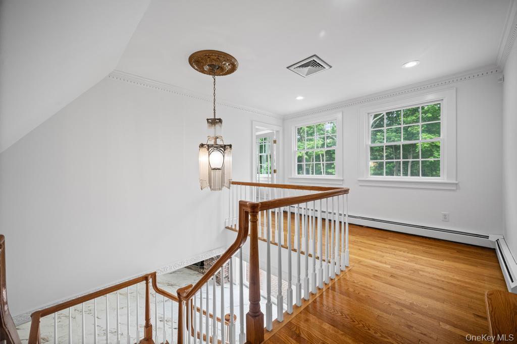 22 Brookville Road, Muttontown, NY 11545