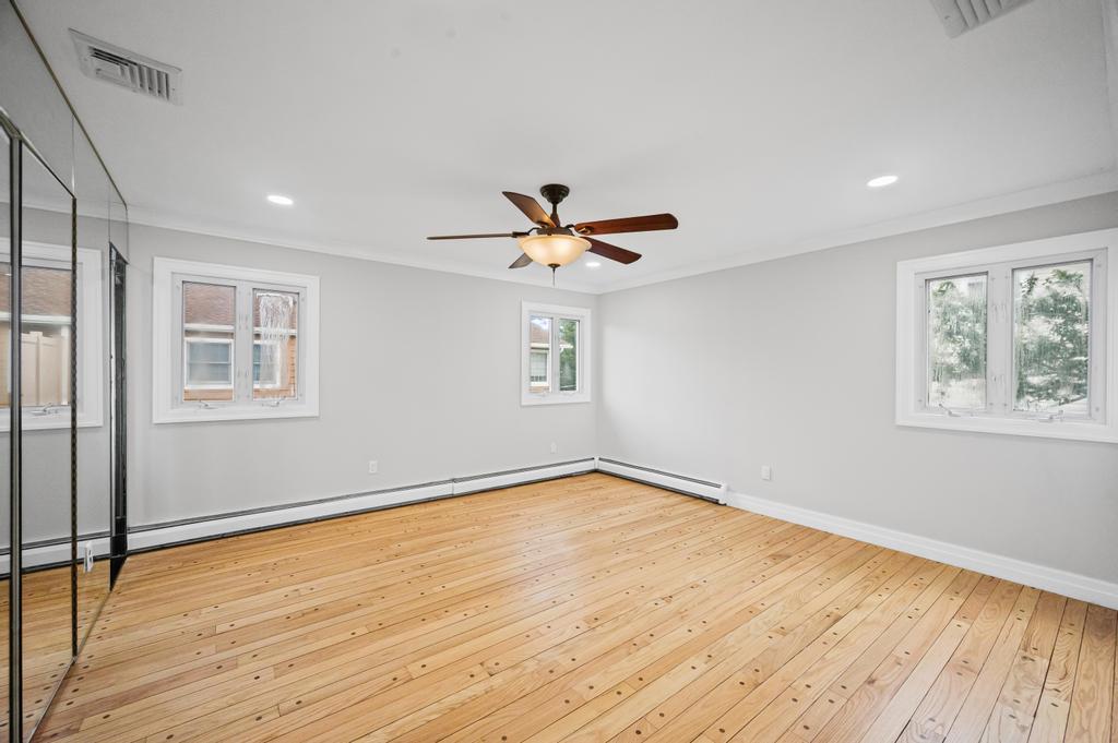 1 Saratoga Street, Lido Beach, NY 11561