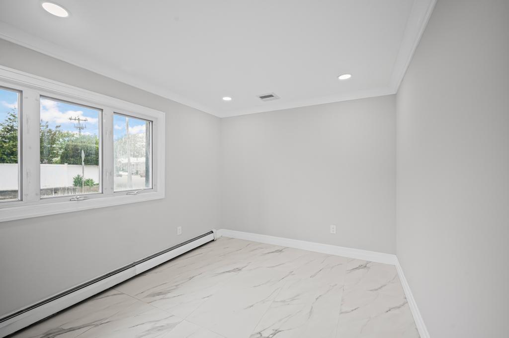 1 Saratoga Street, Lido Beach, NY 11561