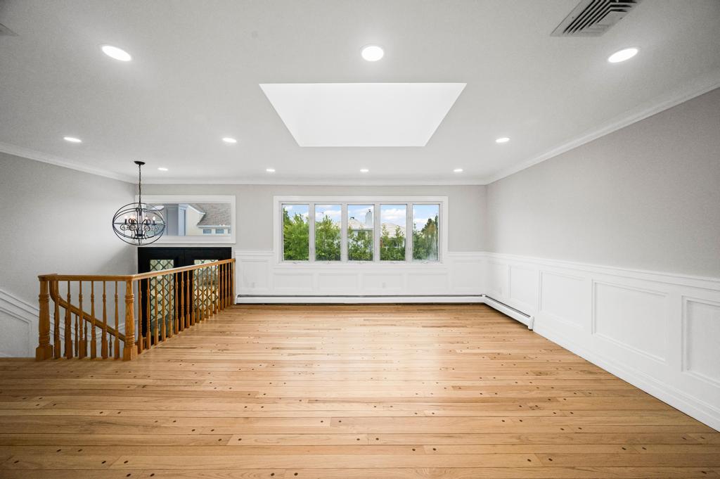 1 Saratoga Street, Lido Beach, NY 11561