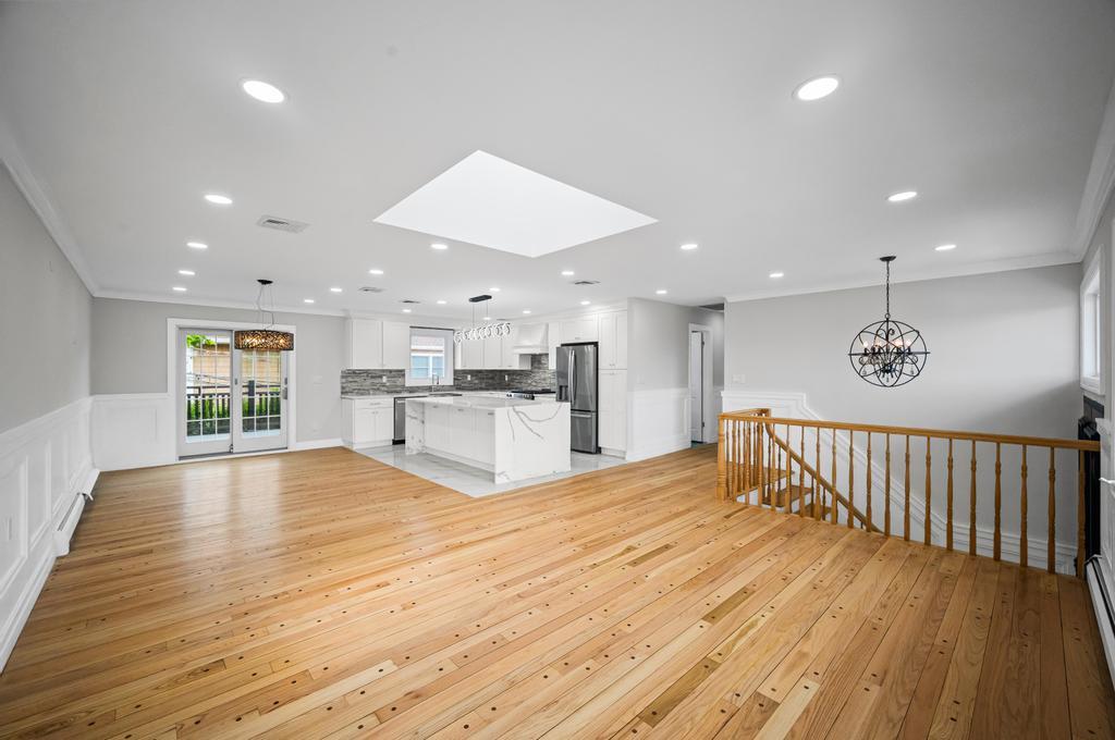 1 Saratoga Street, Lido Beach, NY 11561