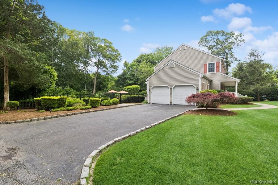 6295 N Country Road, Wading River, NY 11792