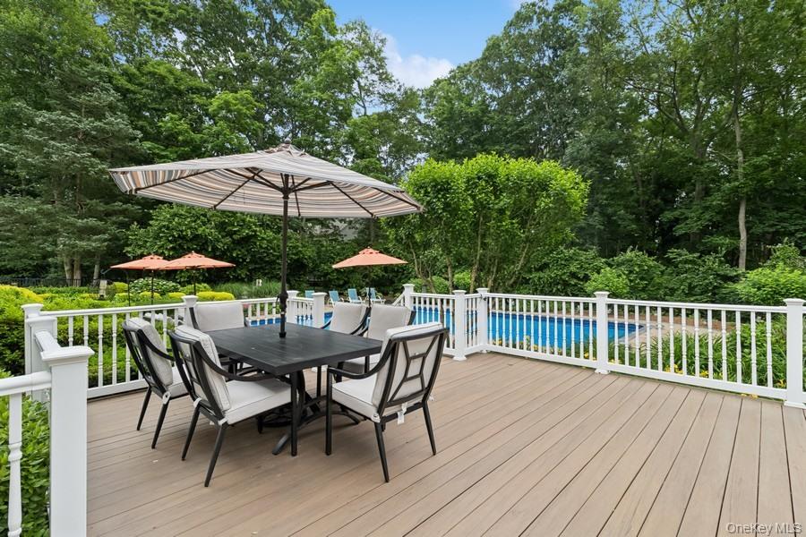 6295 N Country Road, Wading River, NY 11792