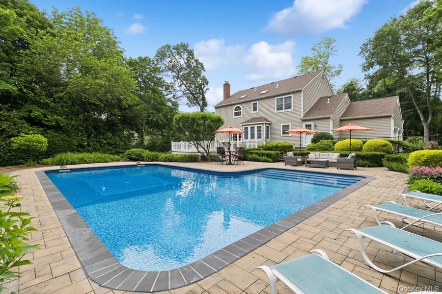 6295 N Country Road, Wading River, NY 11792