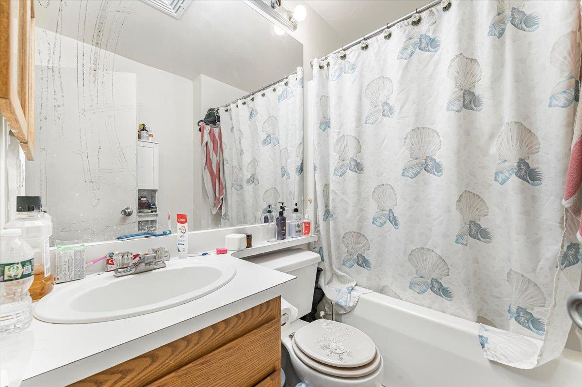 977 E 179th Street, Bronx, NY 10460