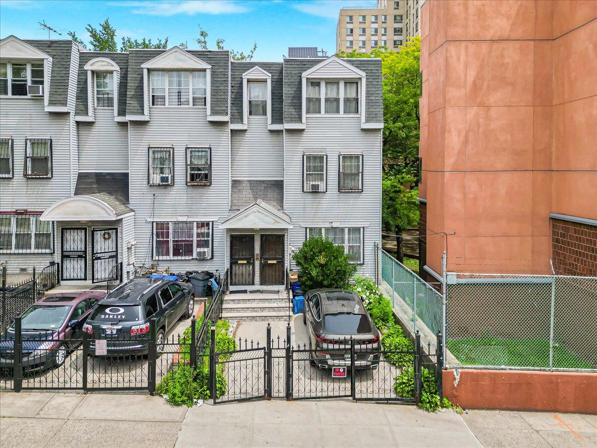 977 E 179th Street, Bronx, NY 10460