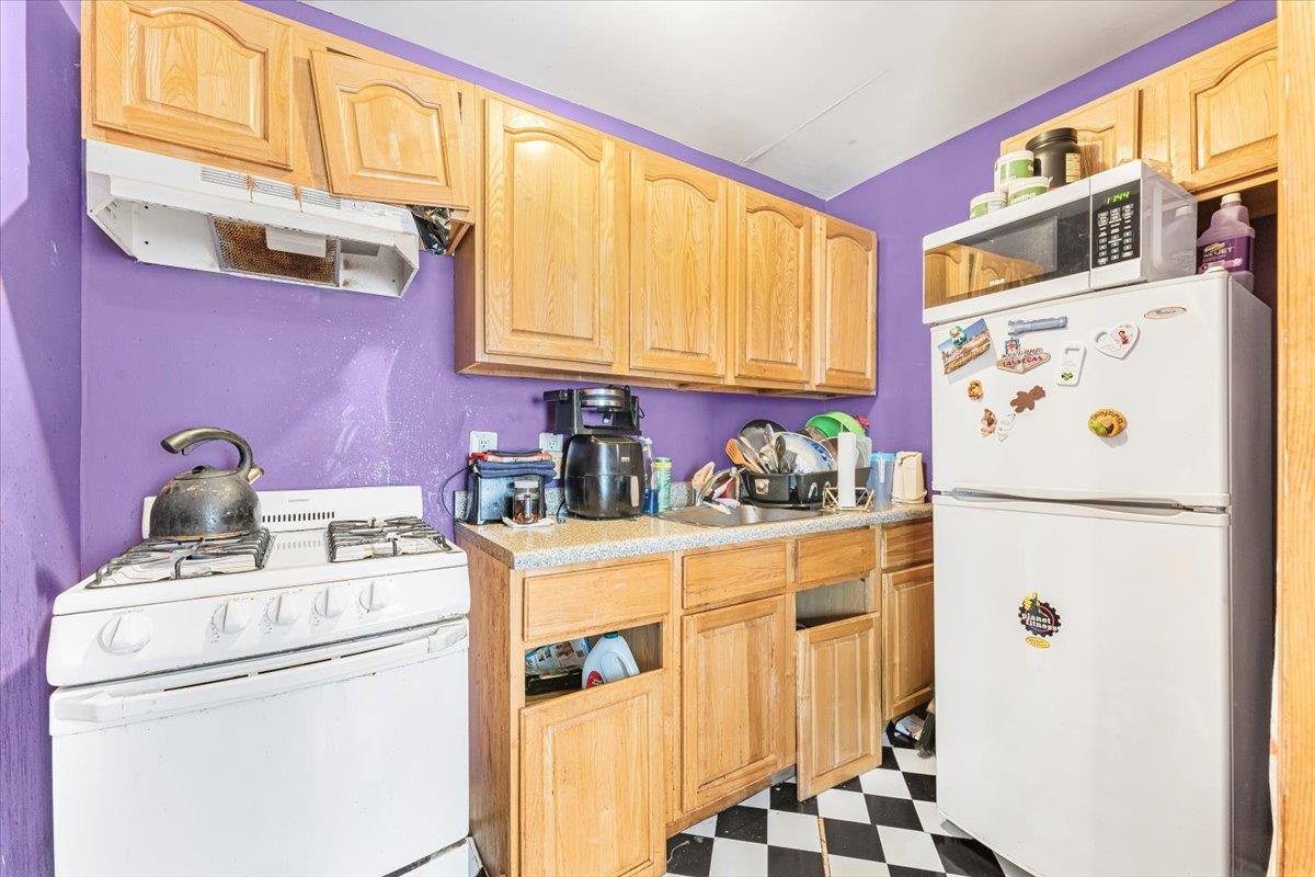 977 E 179th Street, Bronx, NY 10460