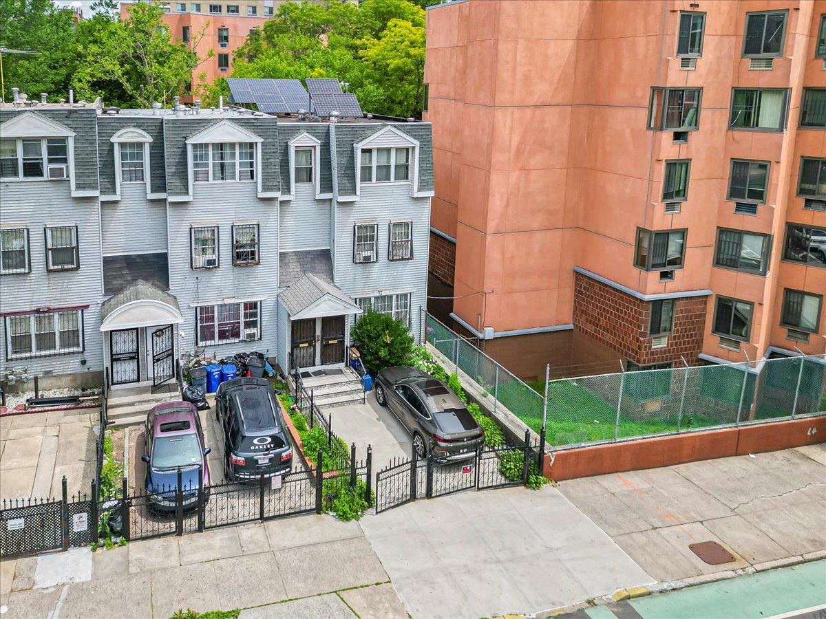 977 E 179th Street, Bronx, NY 10460