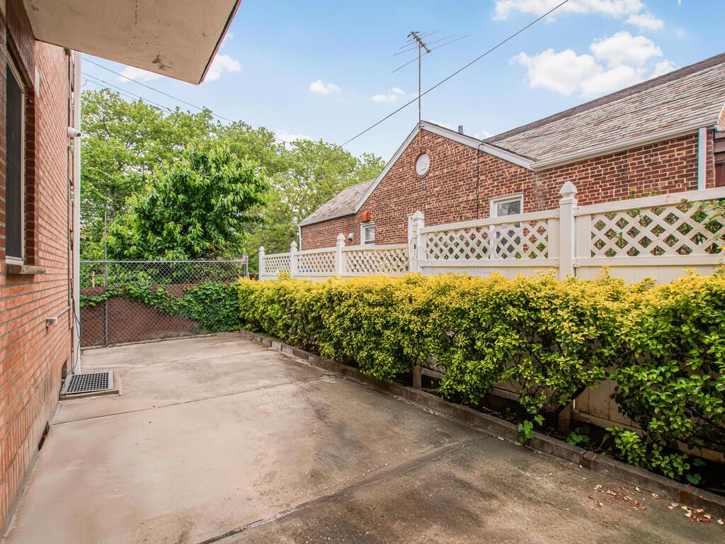 5707 146th Street, Flushing, NY 11355