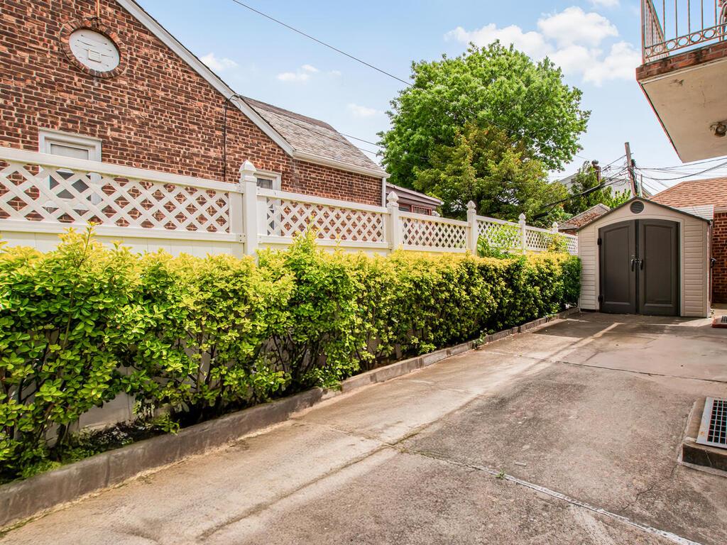 5707 146th Street, Flushing, NY 11355