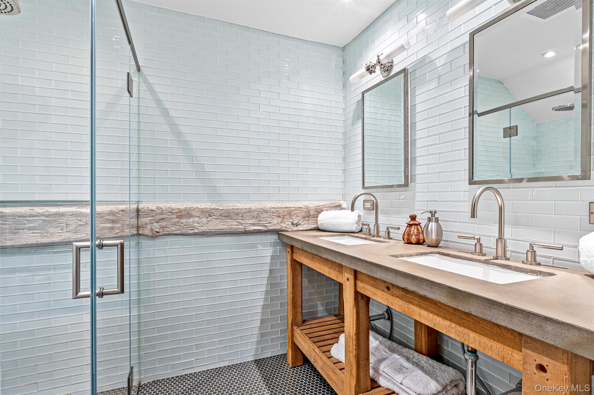 101 Drake Road, Pleasant Valley, NY 12569