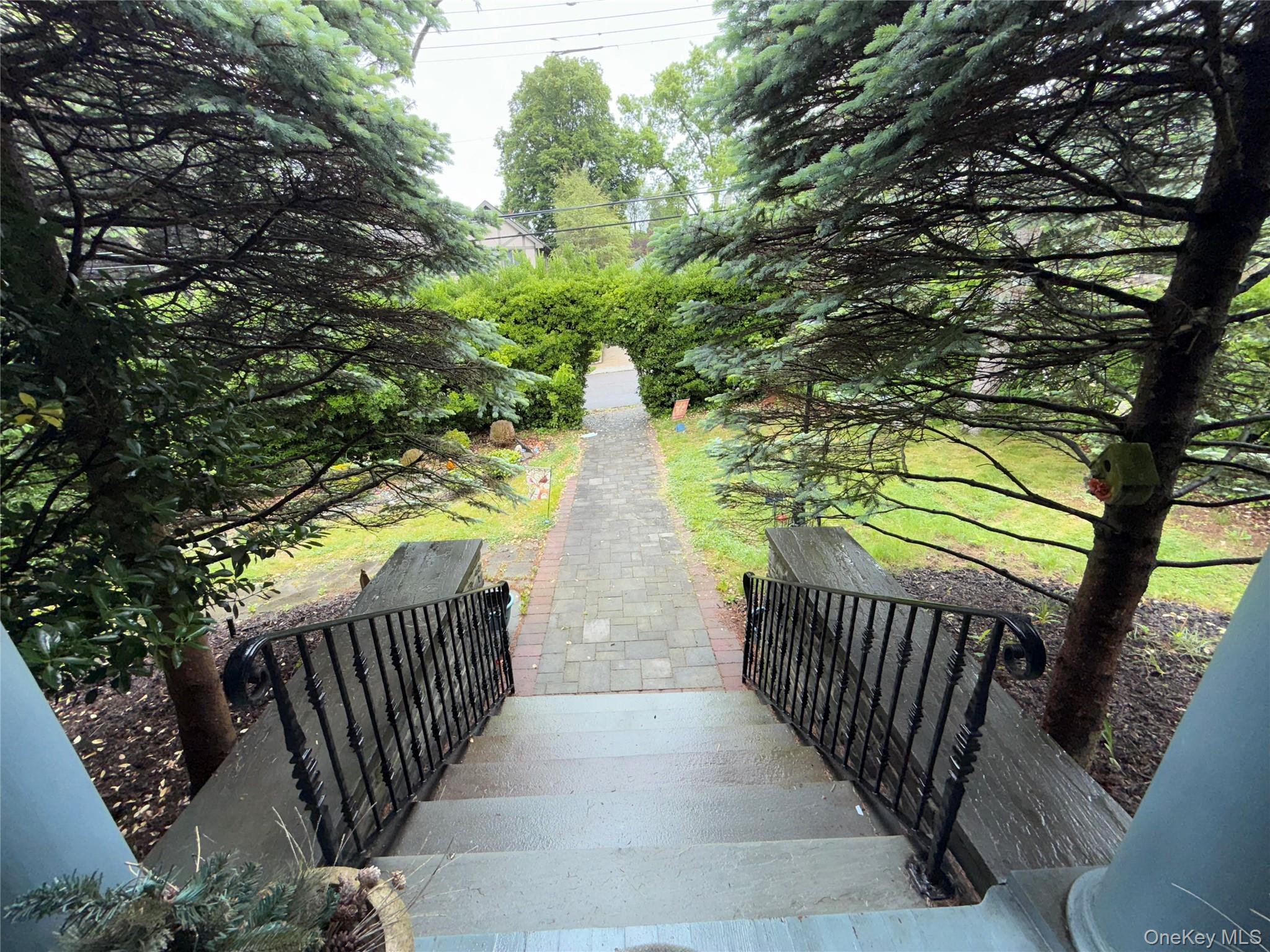 20 Ridge Road, Douglaston, NY 11363