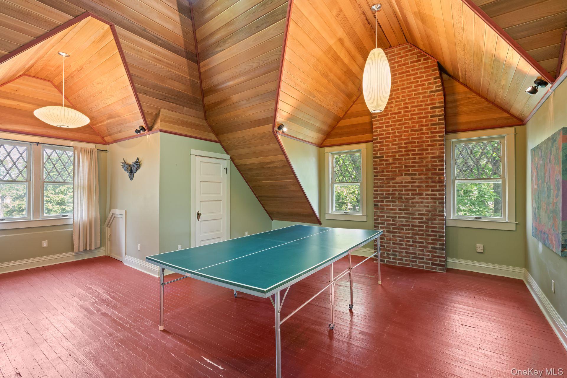 175 Ivy Street, Oyster Bay, NY 11771