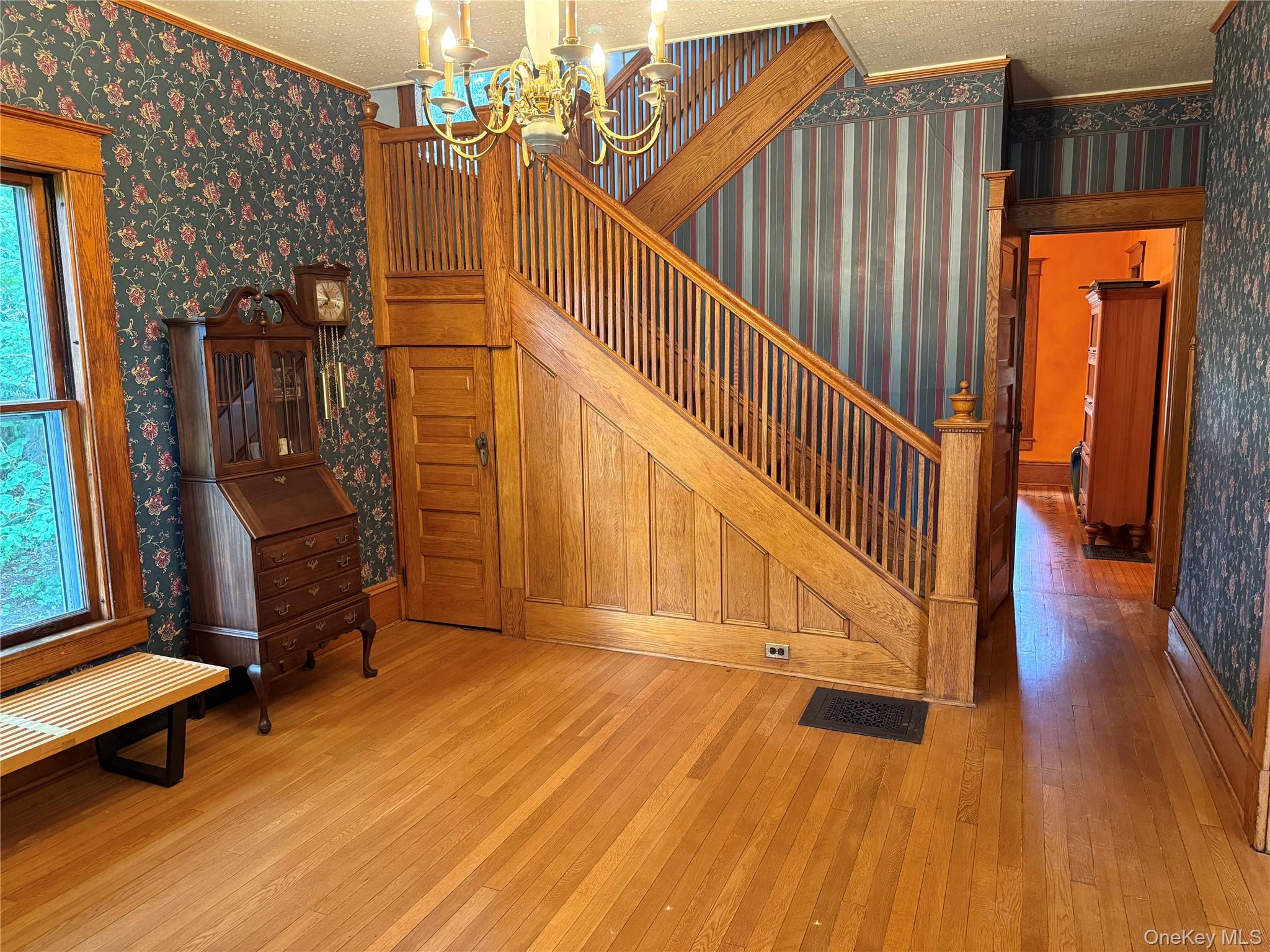 175 Ivy Street, Oyster Bay, NY 11771