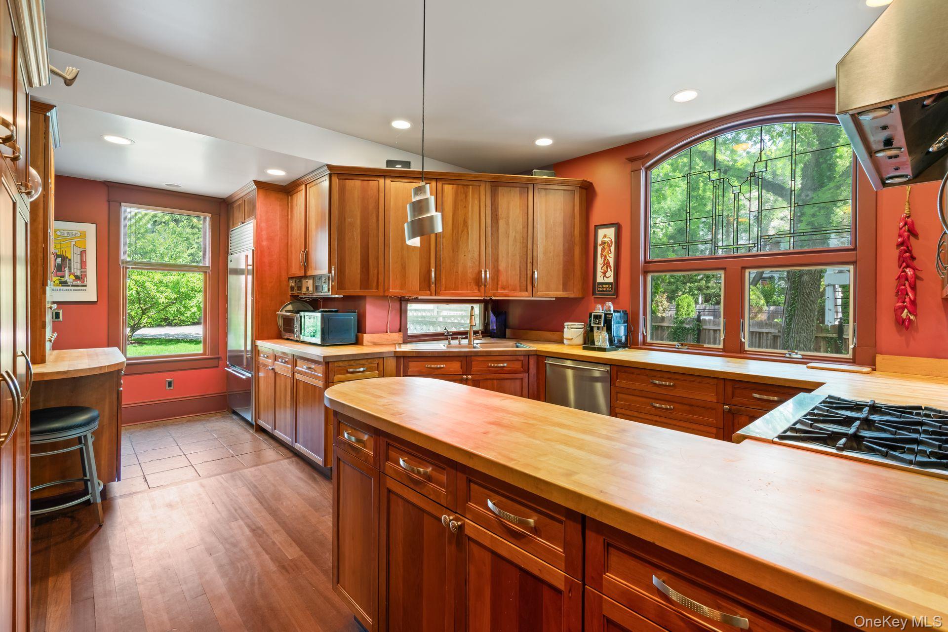 175 Ivy Street, Oyster Bay, NY 11771