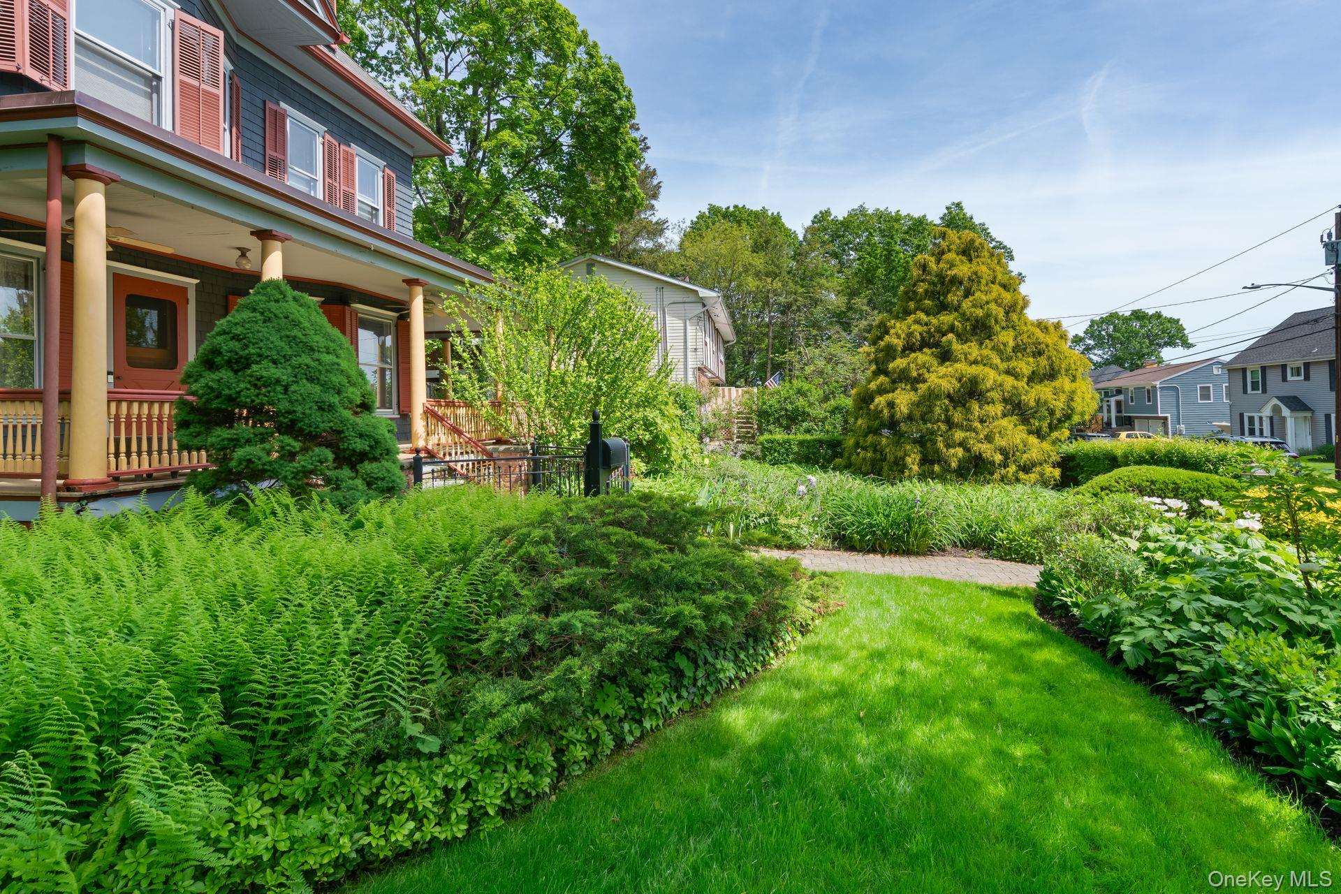 175 Ivy Street, Oyster Bay, NY 11771