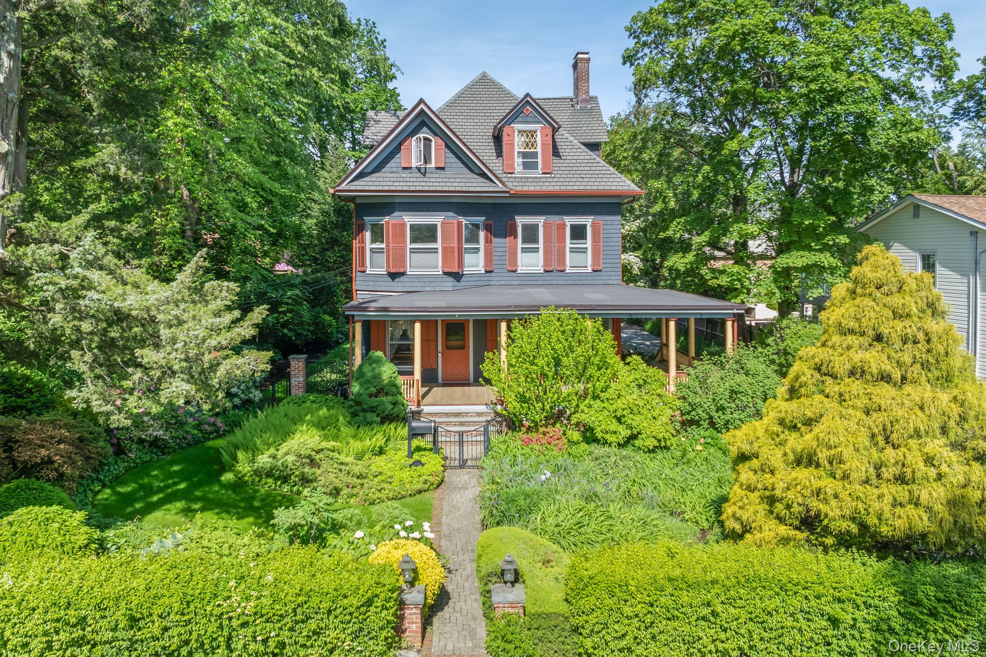 175 Ivy Street, Oyster Bay, NY 11771