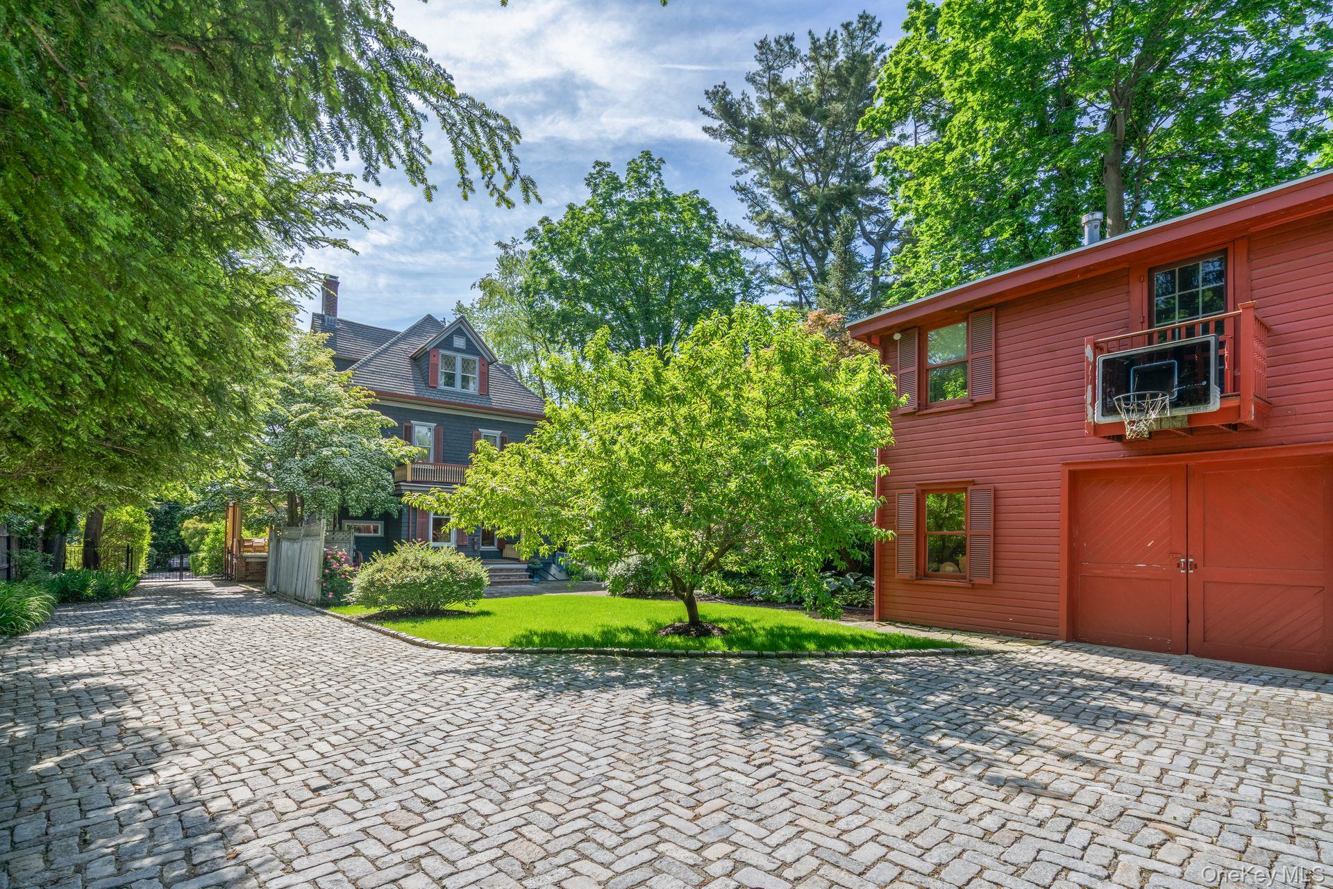 175 Ivy Street, Oyster Bay, NY 11771