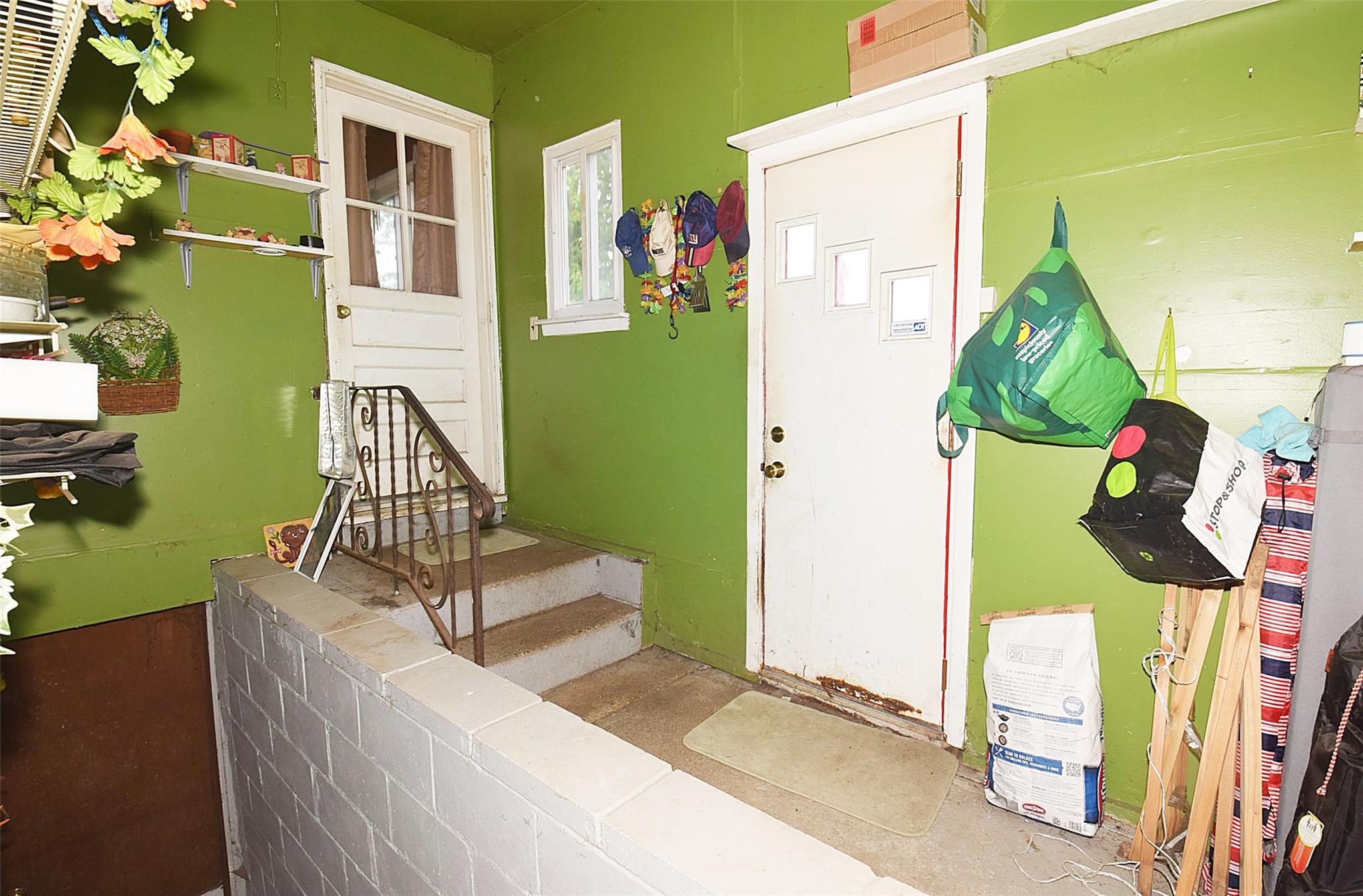 940 N Erie Avenue, Lindenhurst, NY 11757