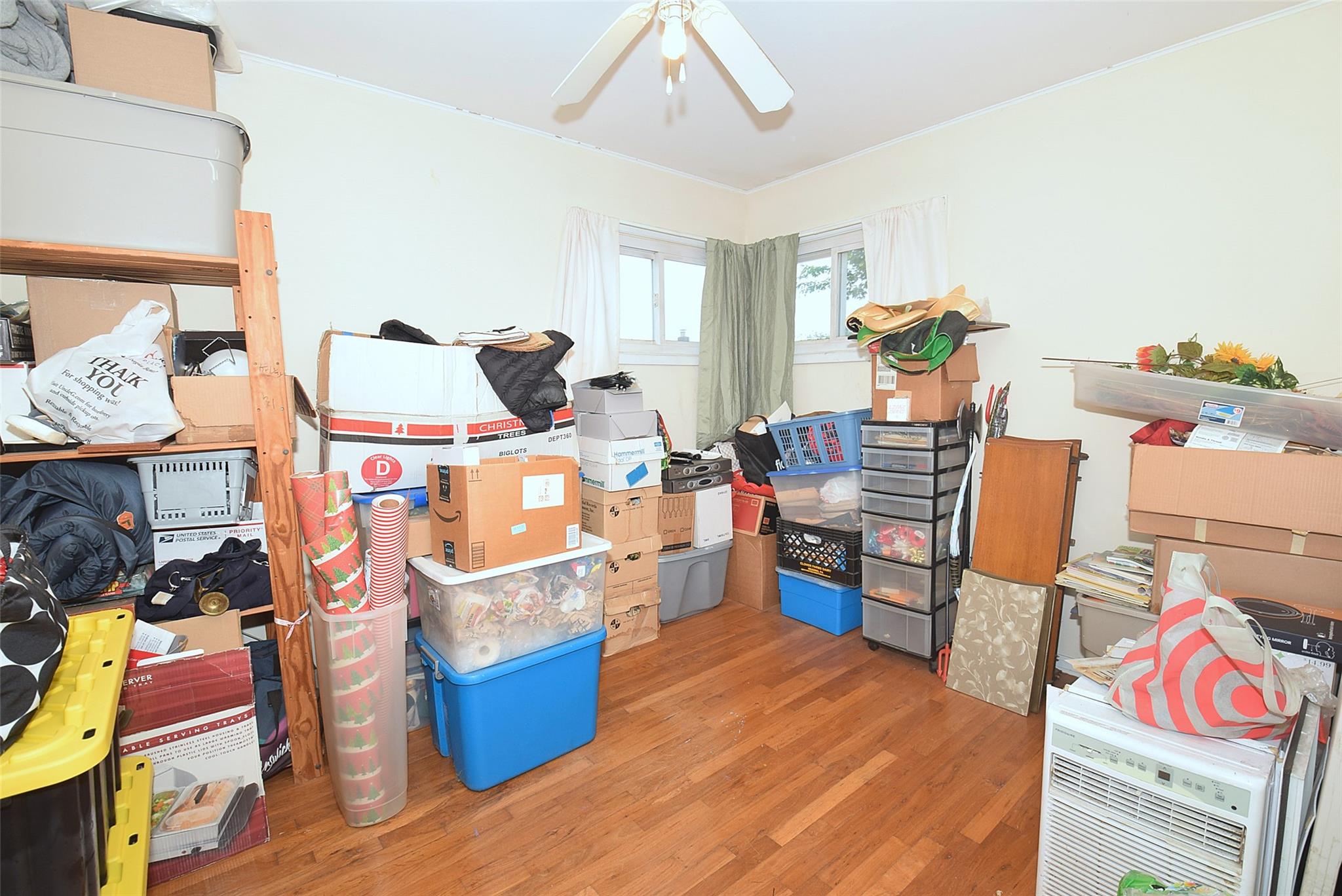 940 N Erie Avenue, Lindenhurst, NY 11757