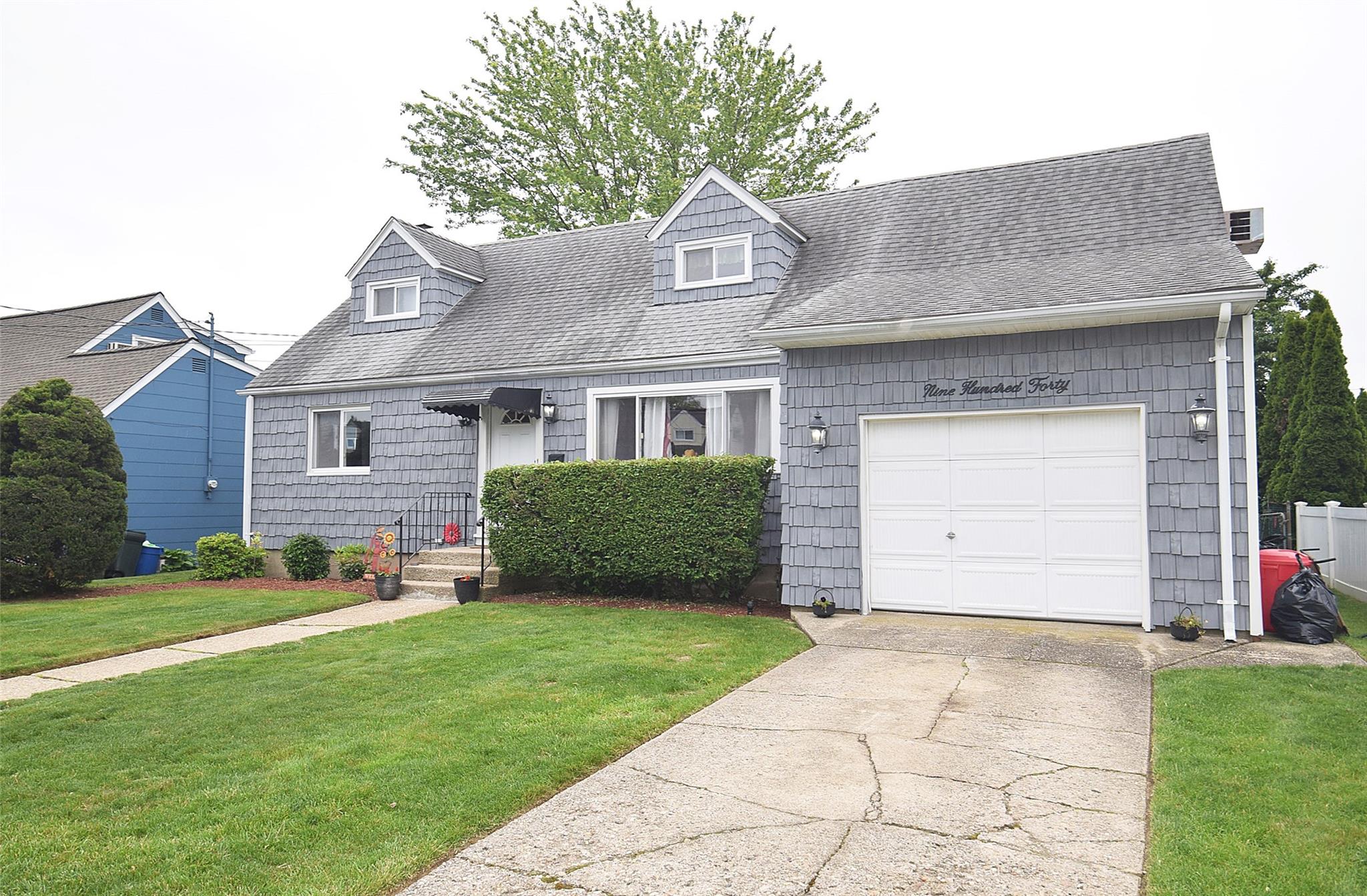 940 N Erie Avenue, Lindenhurst, NY 11757