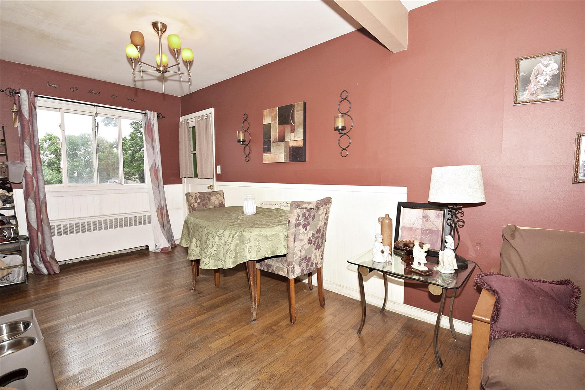 940 N Erie Avenue, Lindenhurst, NY 11757