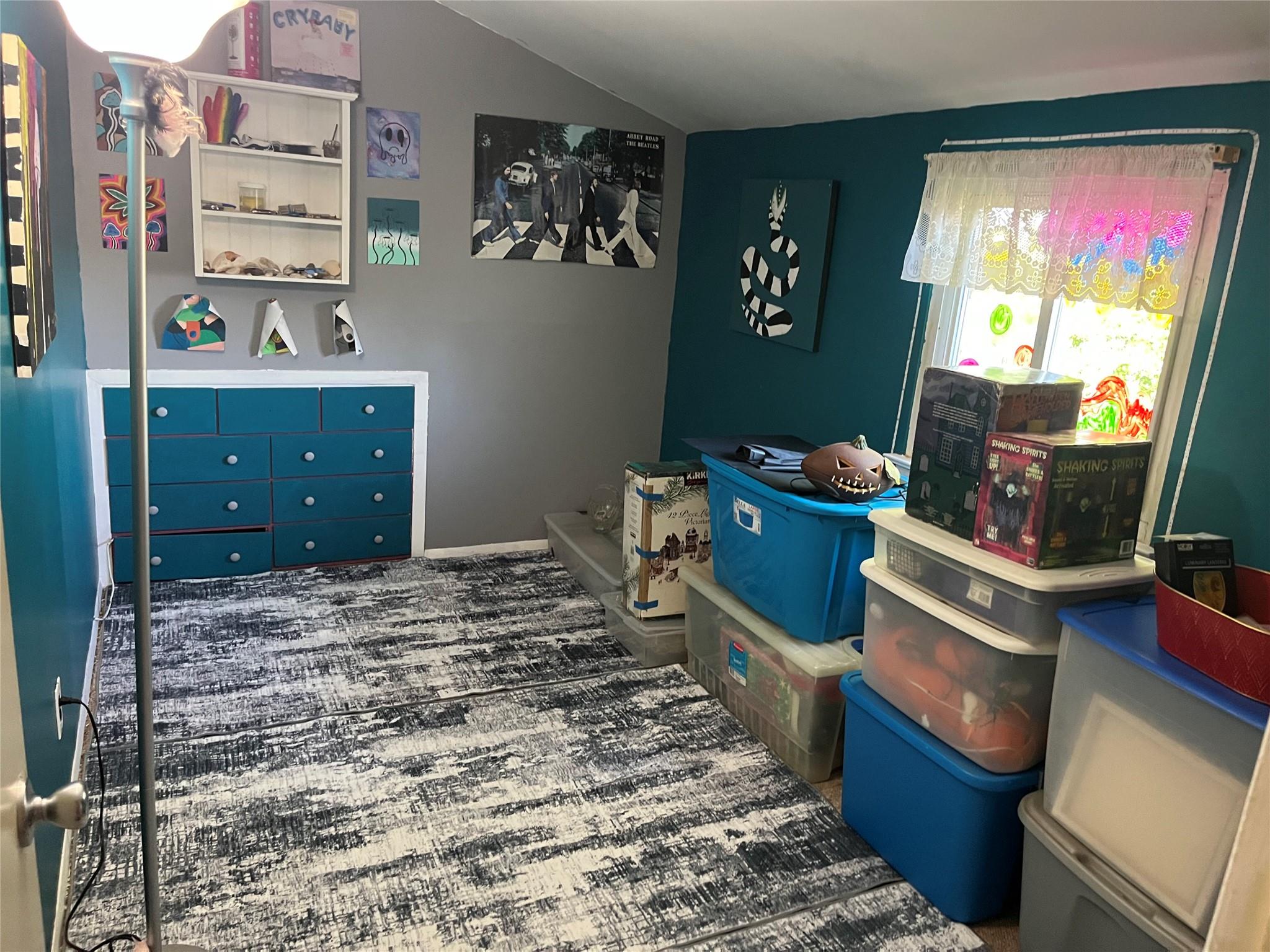 940 N Erie Avenue, Lindenhurst, NY 11757