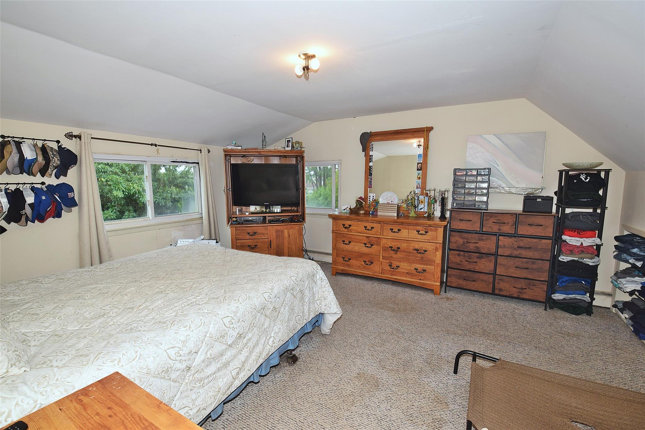 940 N Erie Avenue, Lindenhurst, NY 11757