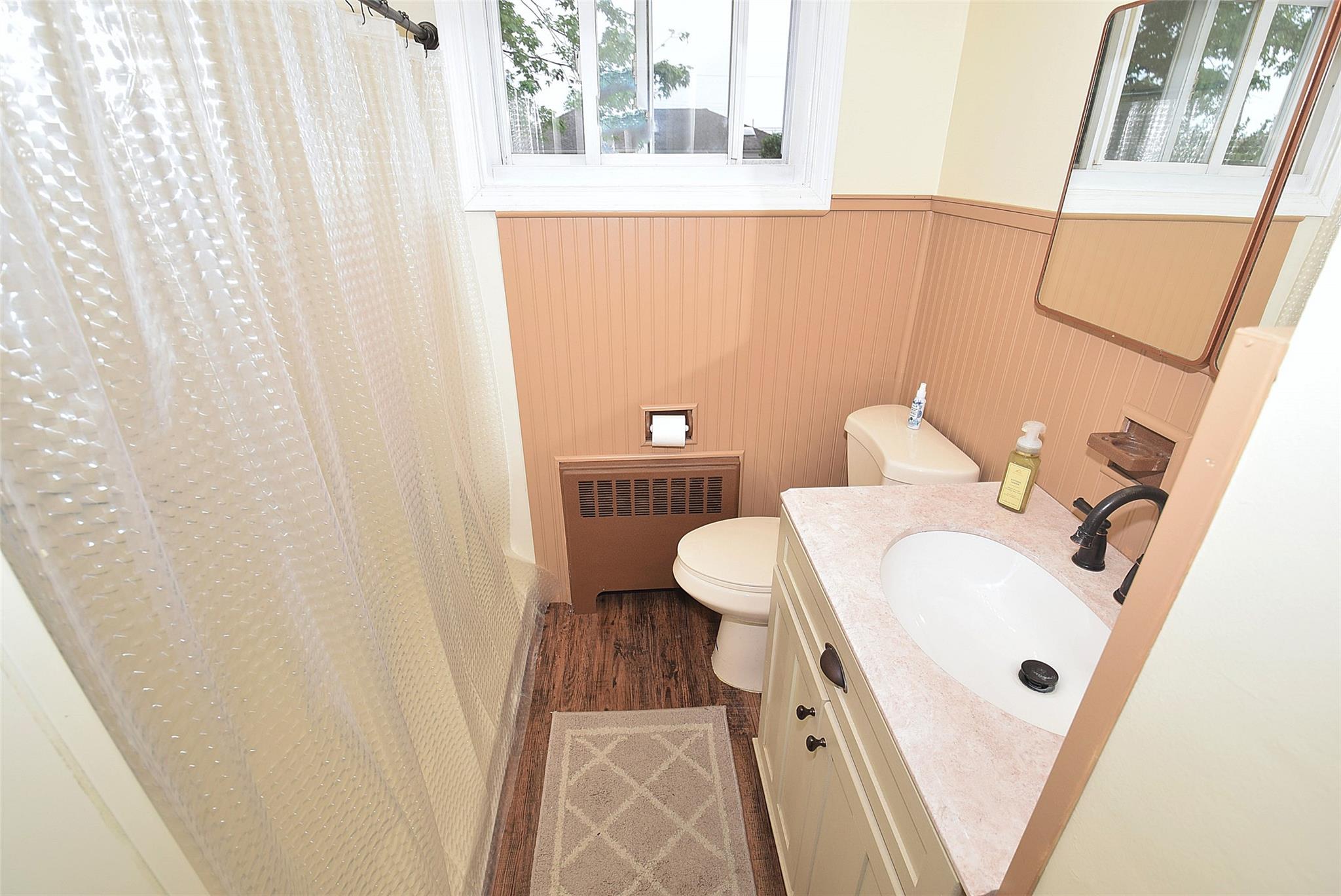 940 N Erie Avenue, Lindenhurst, NY 11757