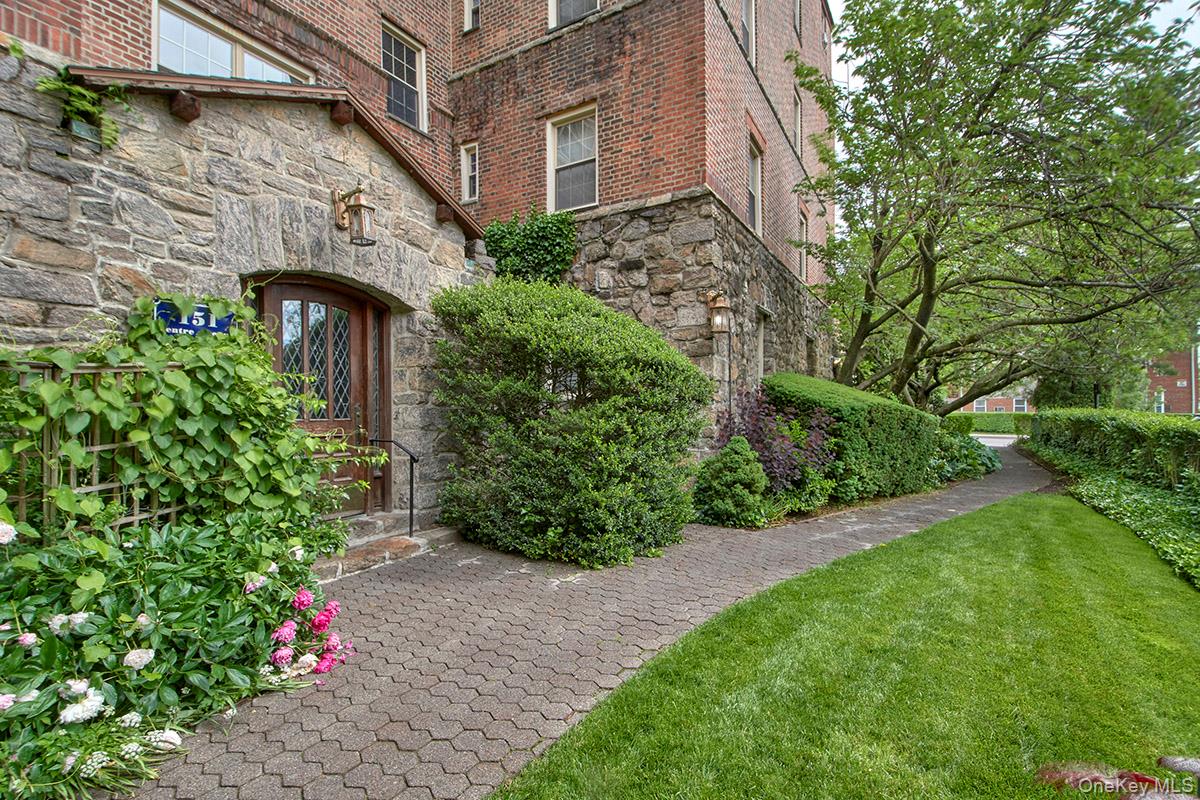 151 Centre Avenue # 5D, New Rochelle, NY 10805