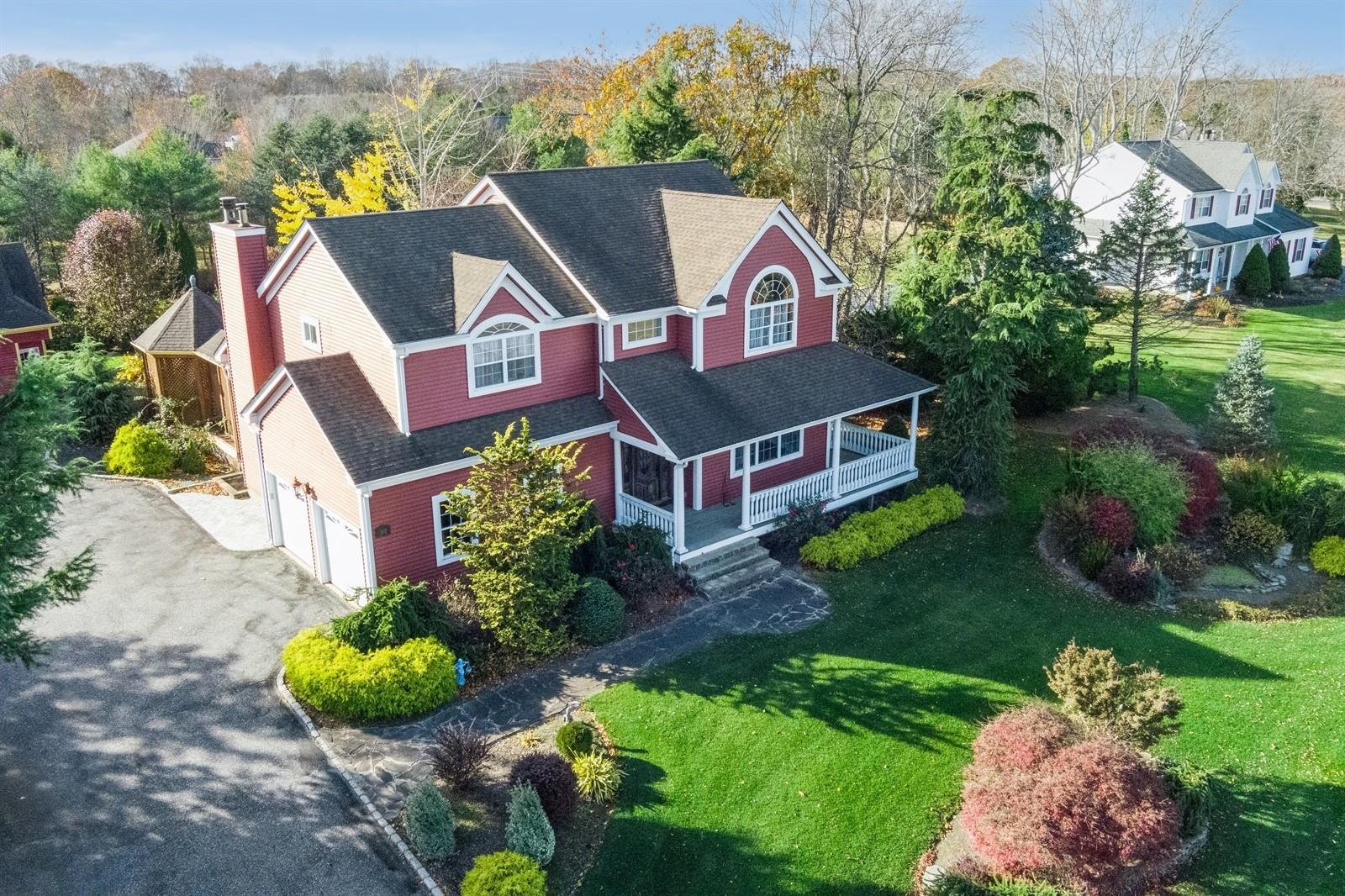 140 Grant Dr., Aquebogue, NY 11931